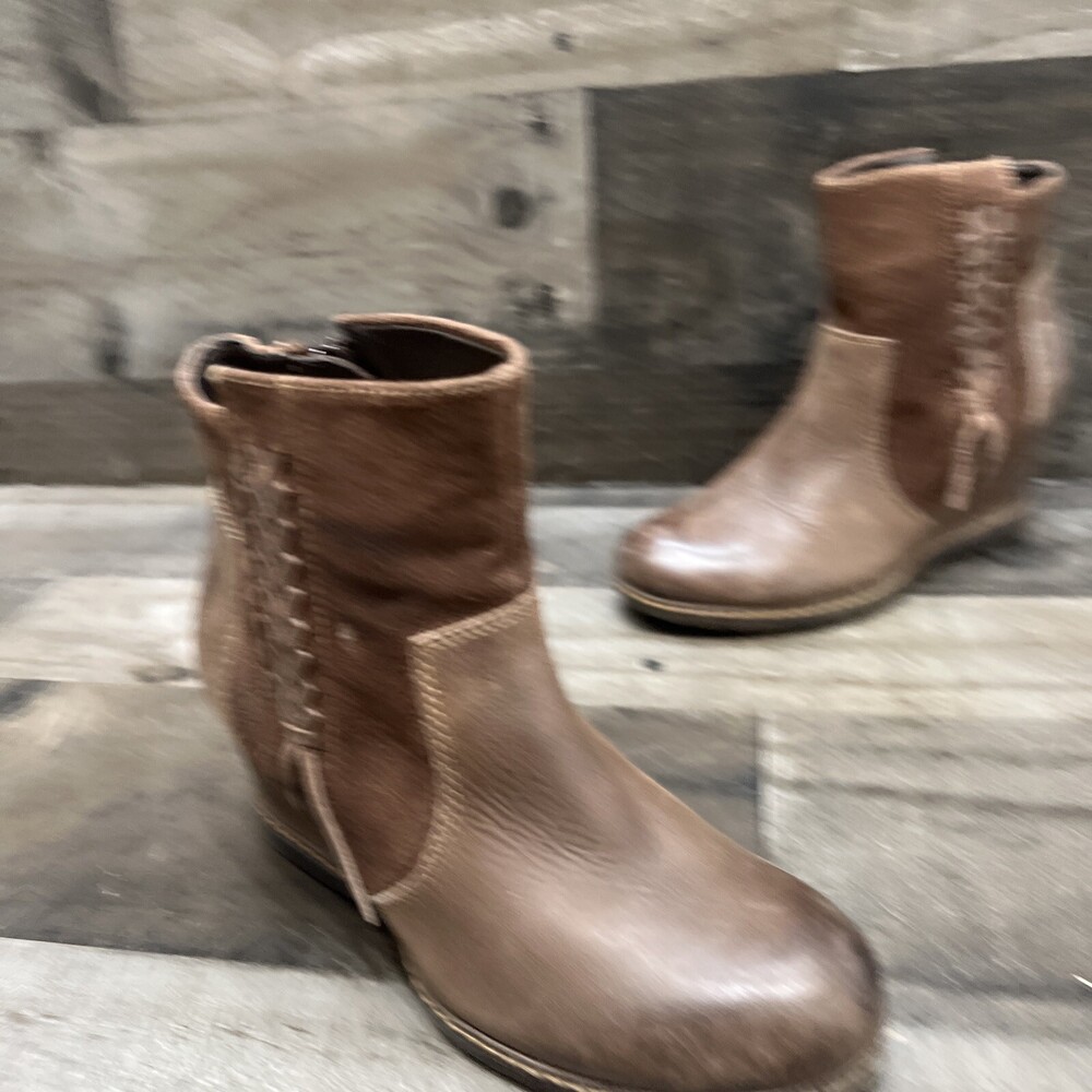 Earth Hilltopper Brown Leather Side Zip Wedge Ankle Booties Size 5.5 B